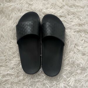 Gucci slides